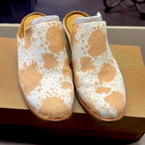 Fabulous Sofft Mules with 1” Heel - Picture 1 of 4